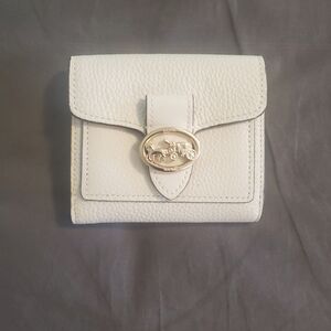 Coach NWT Georgie small wallet/chalk